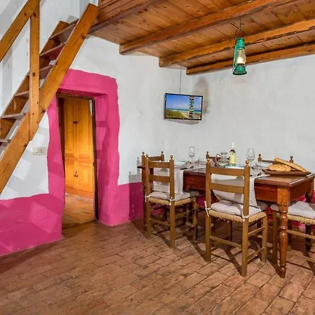 Villa La Giara 2, Emma *
